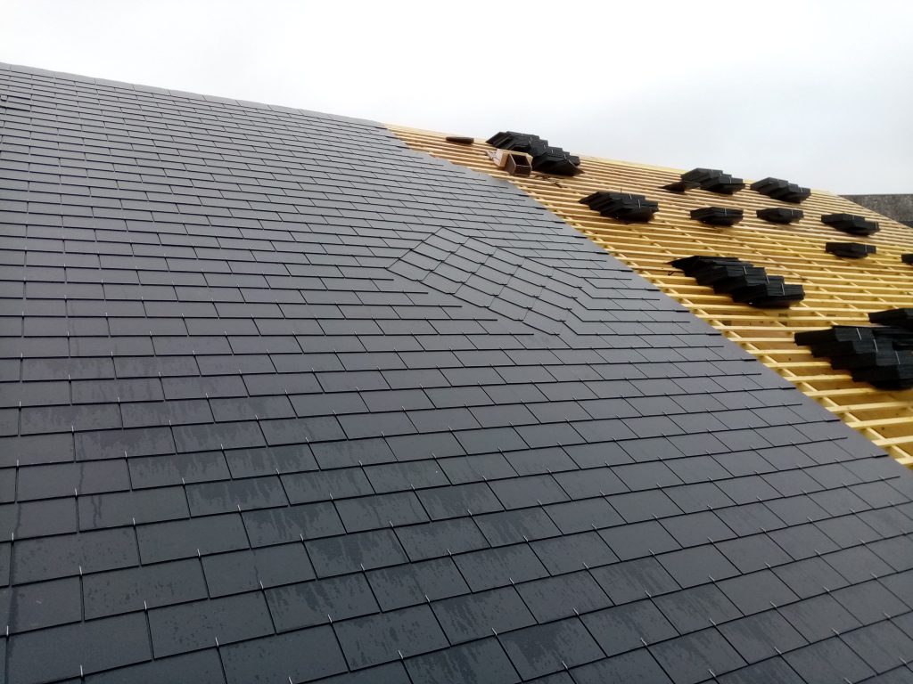 Travaux de couverture Beauchamp 95 - Toiture en ardoise en cours de pose